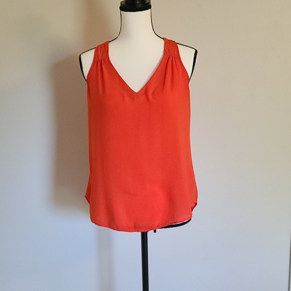 Flowy tank top with keyhole back